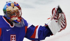 505639_jaroslav-halak-brankar-slovensko-cesko-zoh2010.jpg